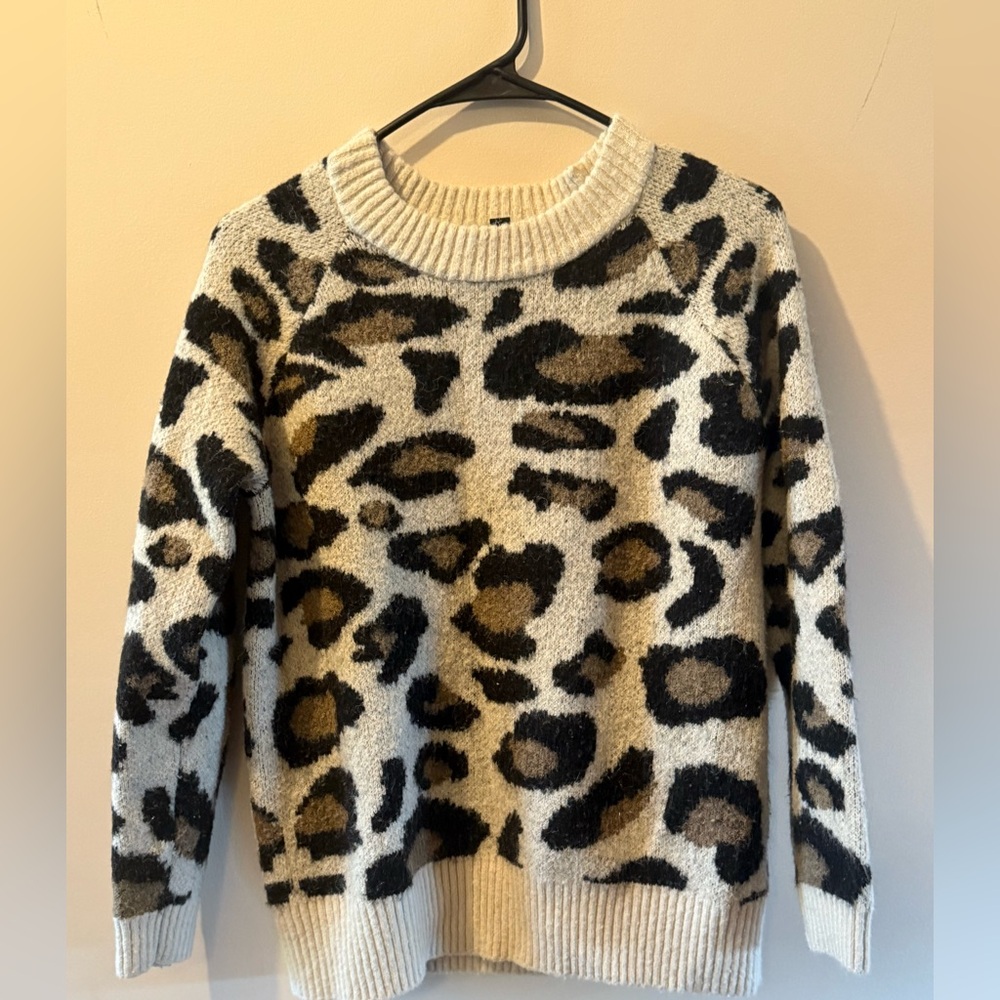 Cyrus Leopard Print Sweater - Cream and Black
